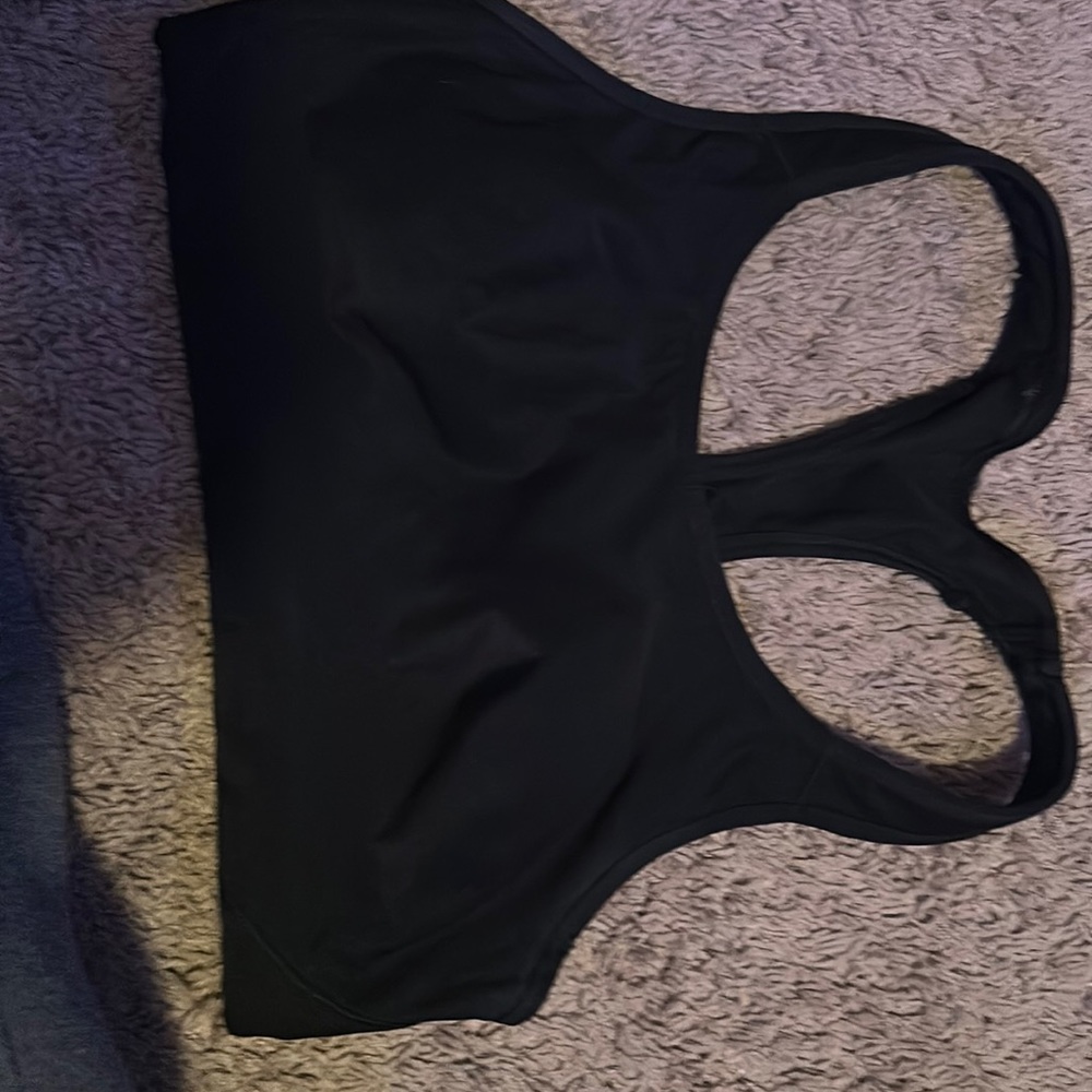 Avia sports bra size medium perfect condition!!